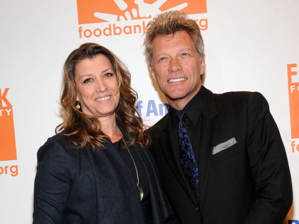 Jon Bon Jovi is taking care of his beloved wife Dorothea Hurley who was rushed to the hospital after she accidentally slice half her palm while chopping vegetables in the kitchen of her SoHo apartment. #jonbonjovi #dorotheahurley @todaynewsupdate